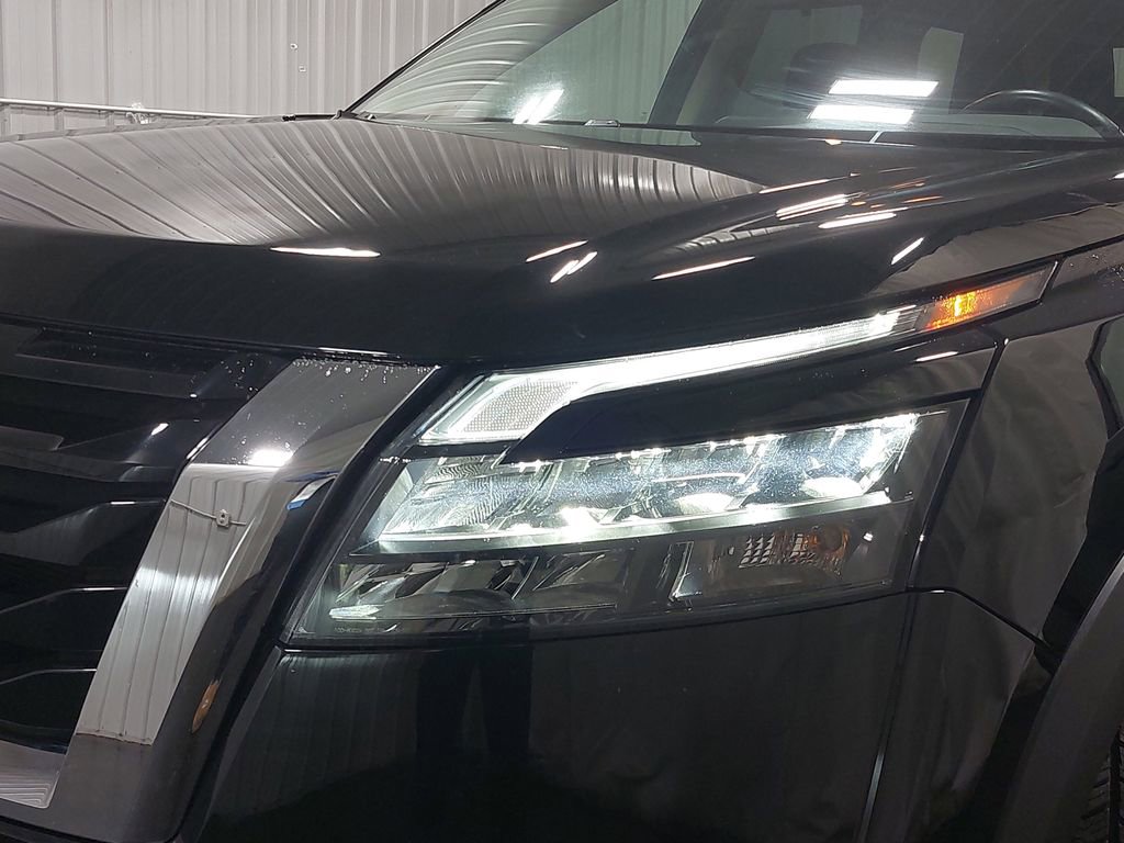 Used 2024 Nissan Pathfinder SV w/ Cargo Package image 32