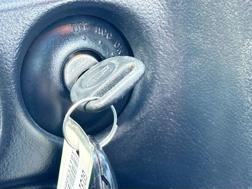 Used 1998 Chevrolet Corvette Convertible w/ Memory Pkg image 18