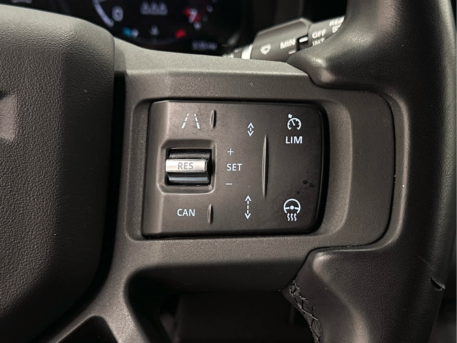 Used 2023 Land Rover Defender 110 X-Dynamic SE AWD/4WD image 26