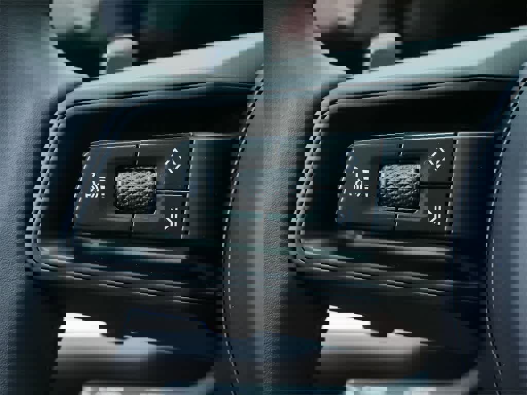 New 2025 Porsche Cayenne S image 23