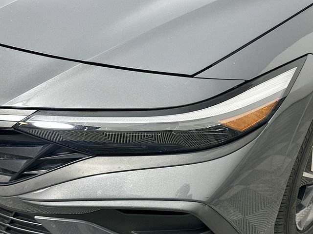 Used 2025 Hyundai Elantra Sport FWD image 23