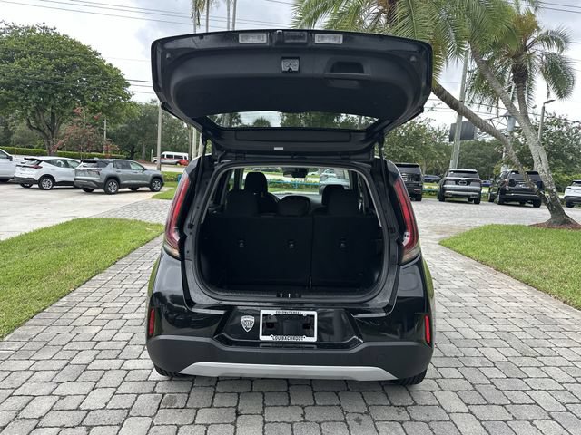 Used 2024 Kia Soul LX w/ Option Group 015 FWD image 28