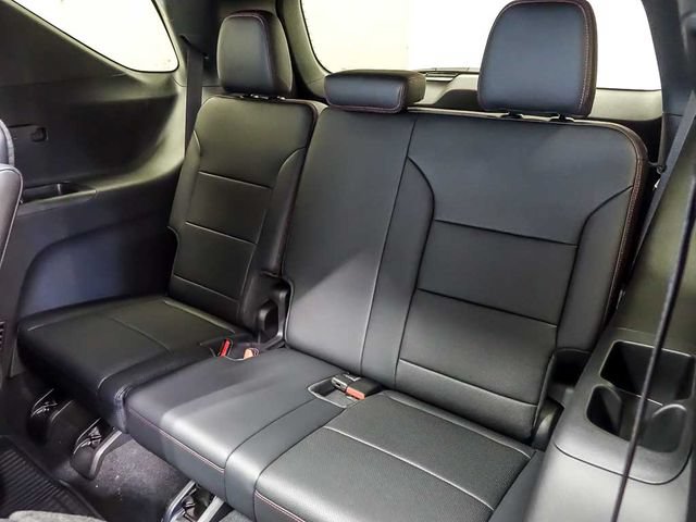New 2026 Chevrolet Traverse RS w/ LPO, Floor Liner Package AWD/4WD image 12
