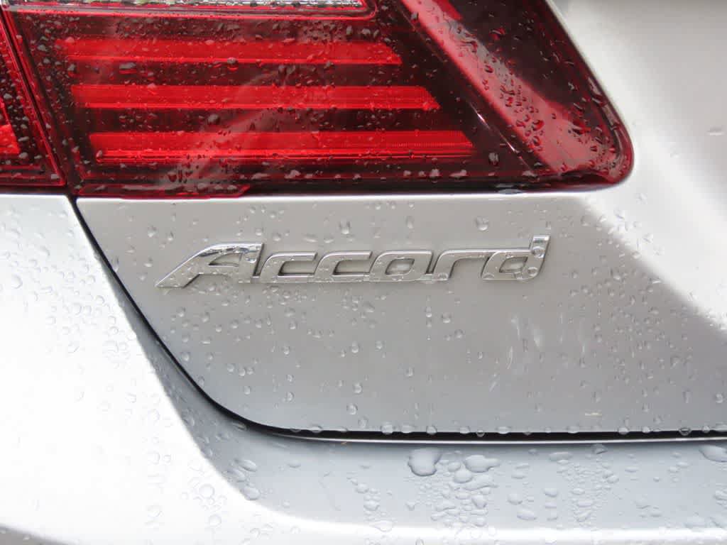 Used 2017 Honda Accord EX-L image 7