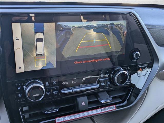 New 2025 Toyota Highlander Limited image 13