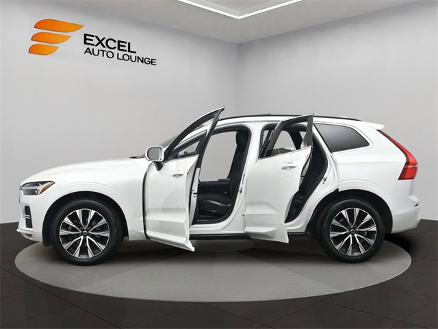 Used 2023 Volvo XC60 B5 Core image 44