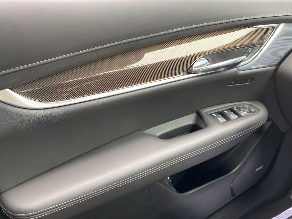 Used 2025 Cadillac XT6 Sport w/ Platinum Package image 27