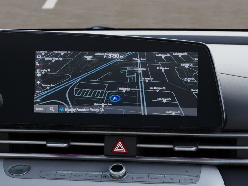 Used 2025 Hyundai Elantra Limited image 15