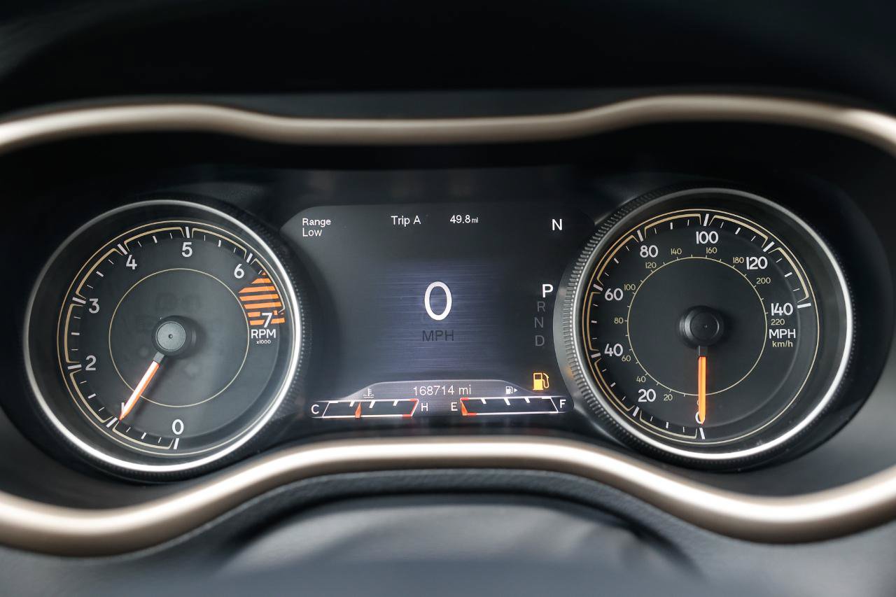 Used 2016 Jeep Cherokee Limited FWD image 28
