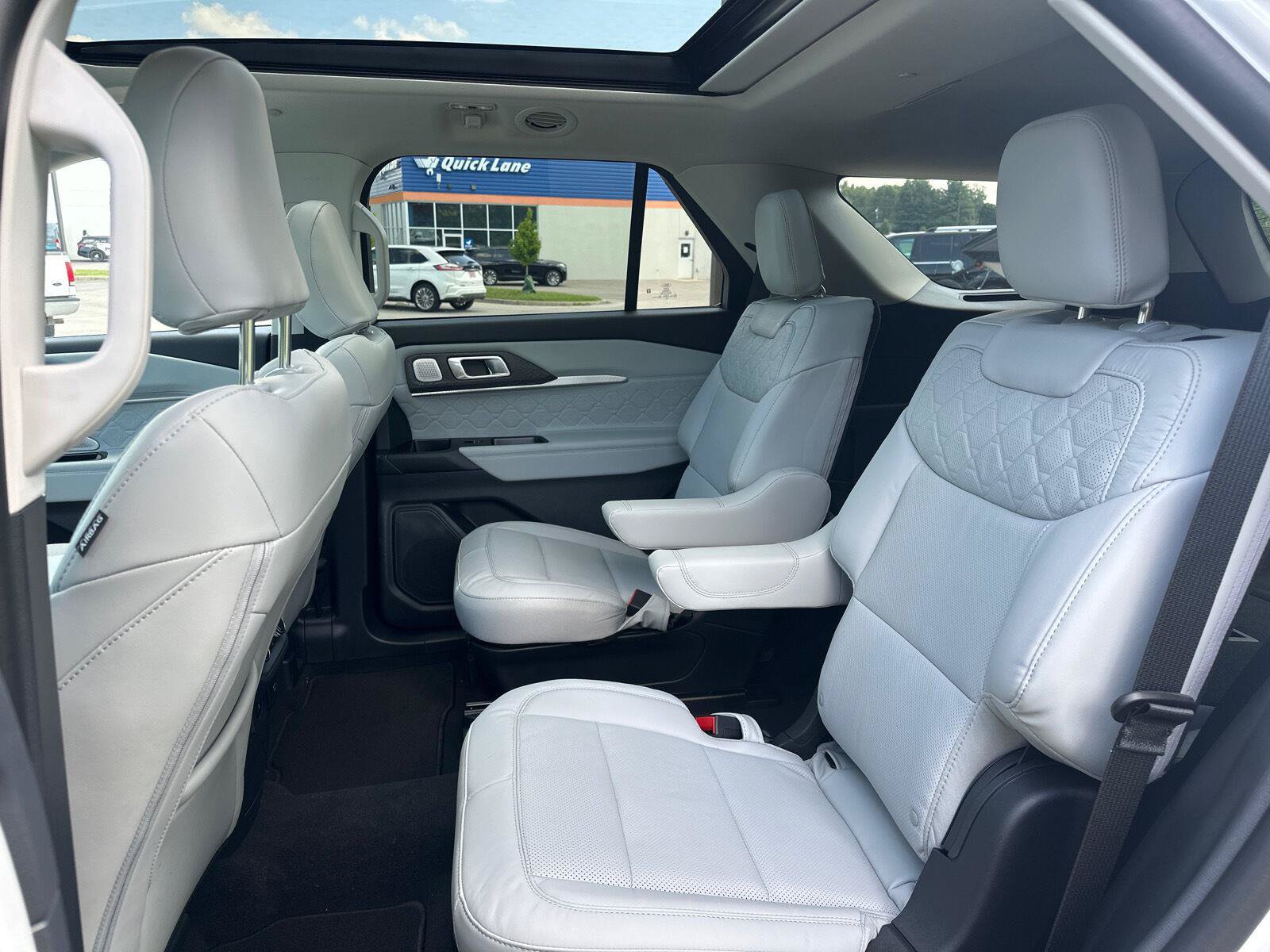 New 2026 Ford Explorer Platinum w/ LUX Leather Package AWD/4WD image 19