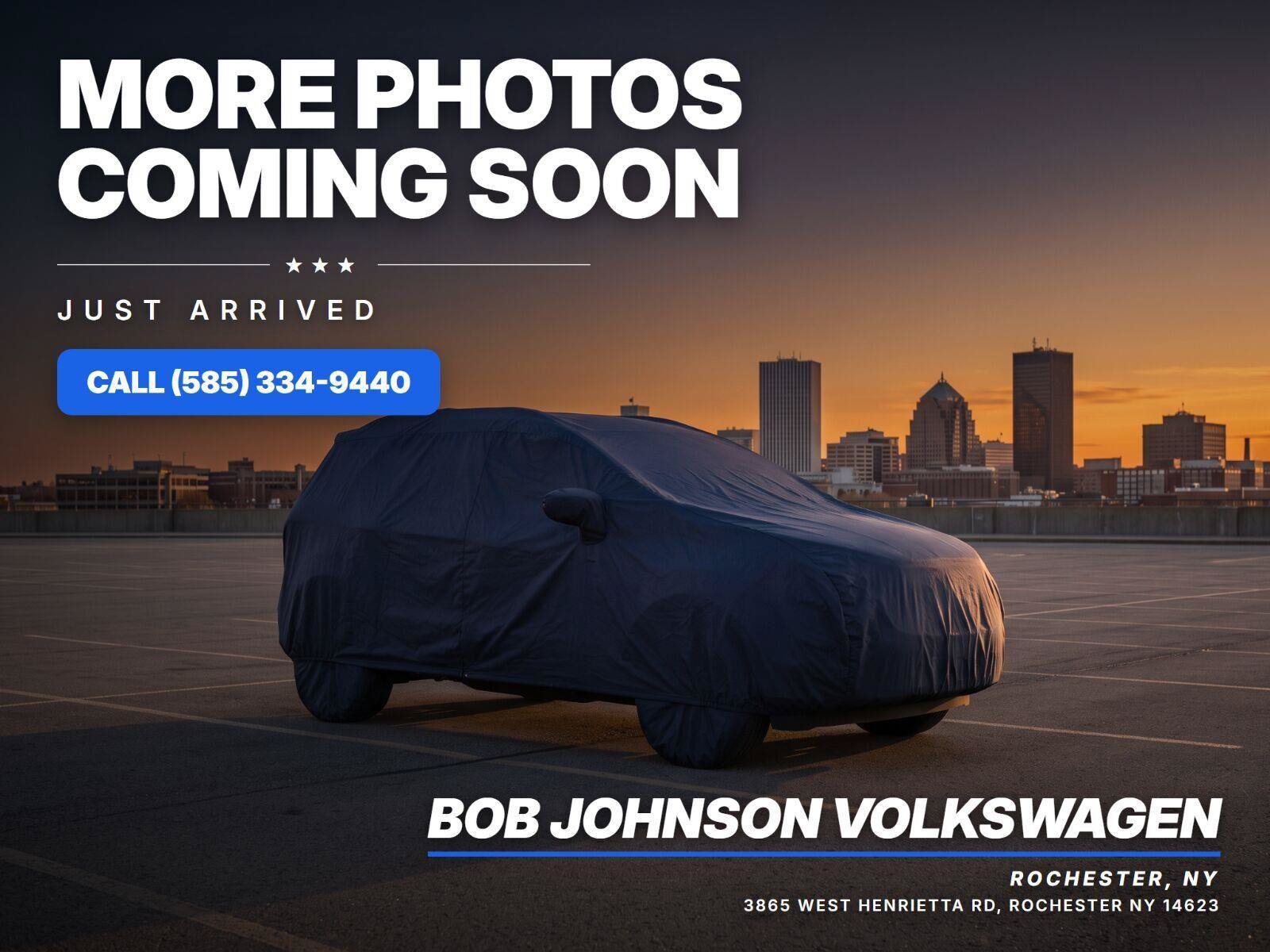 Used 2022 Nissan Pathfinder SV AWD/4WD image 1