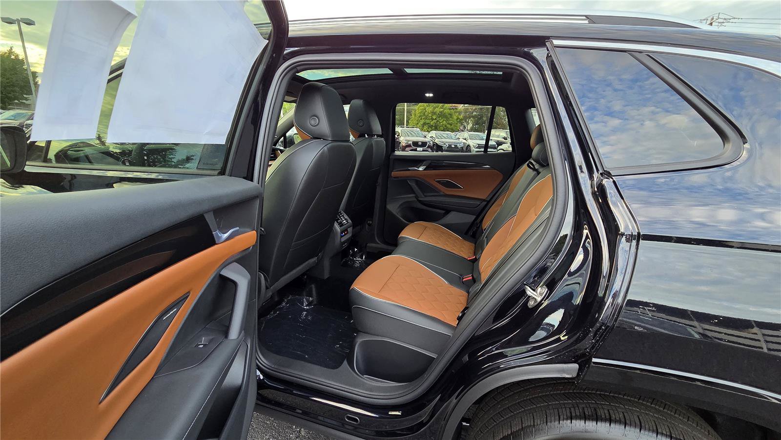 New 2026 Volkswagen Tiguan SEL R-Line AWD/4WD image 28