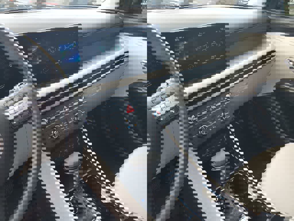 Used 2025 Hyundai Tucson SE image 30