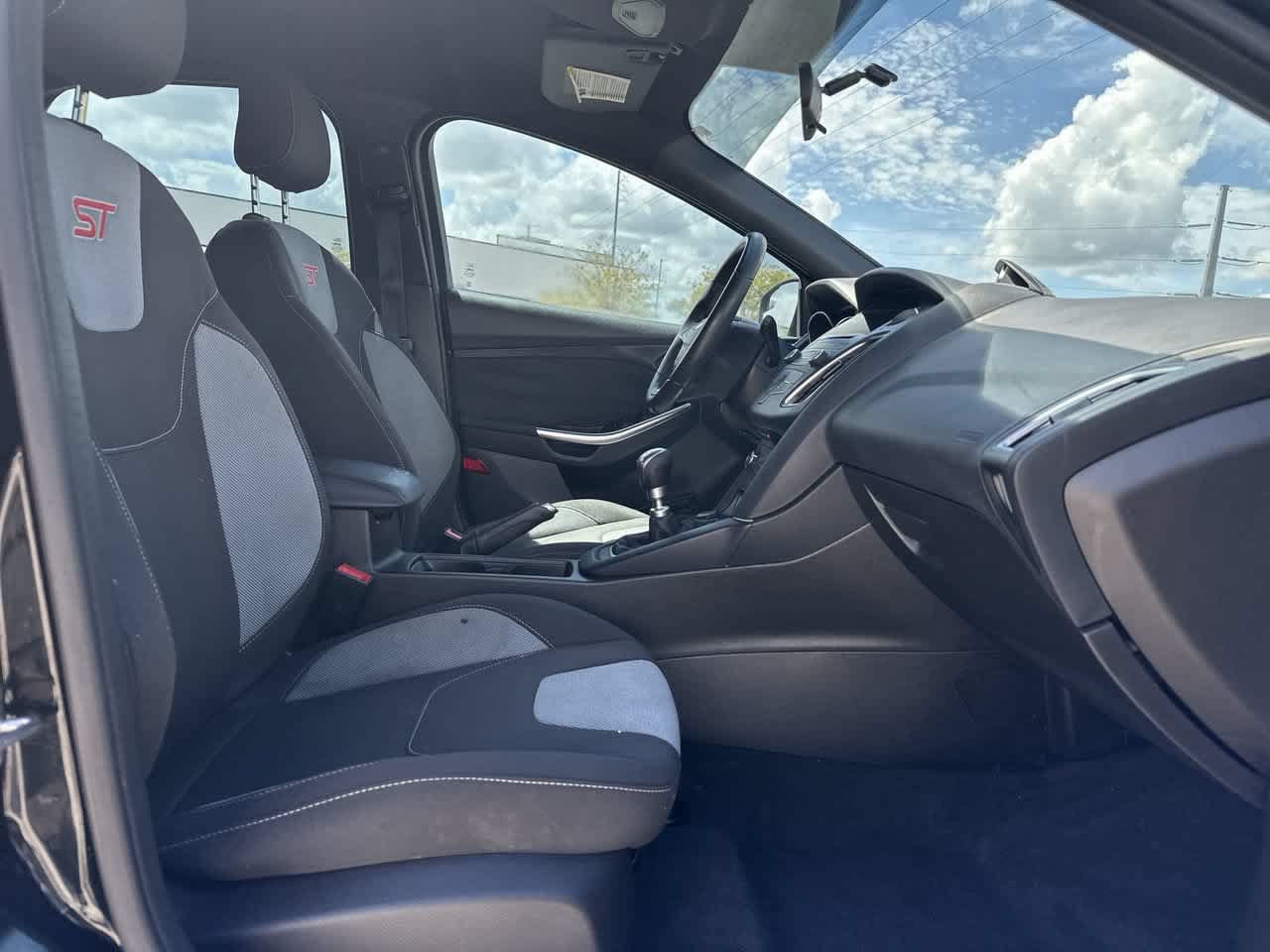 Used 2015 Ford Focus ST FWD image 17