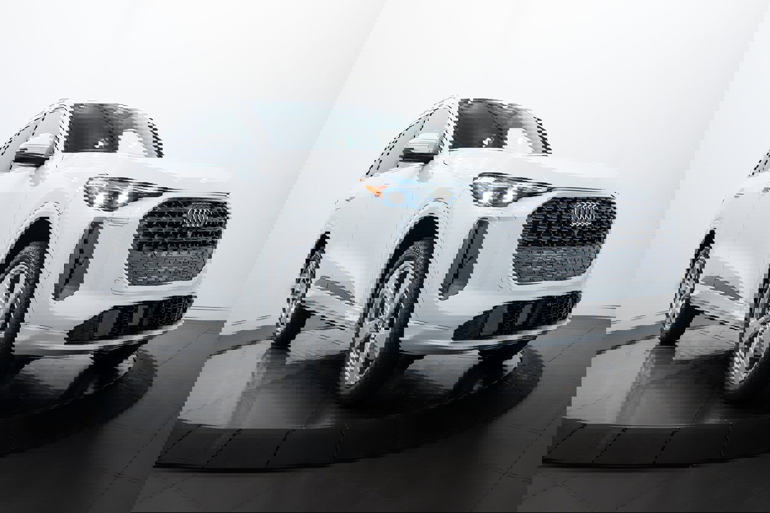 New 2025 Audi Q5 Premium Plus image 1