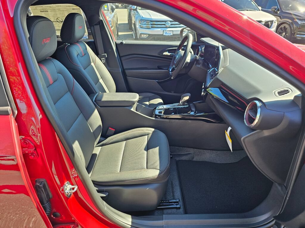 New 2026 Chevrolet Trax RS w/ Driver Confidence Package FWD image 28
