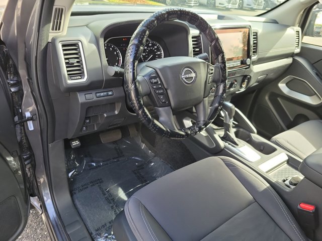 Used 2024 Nissan Frontier SV w/ Tow Package image 18