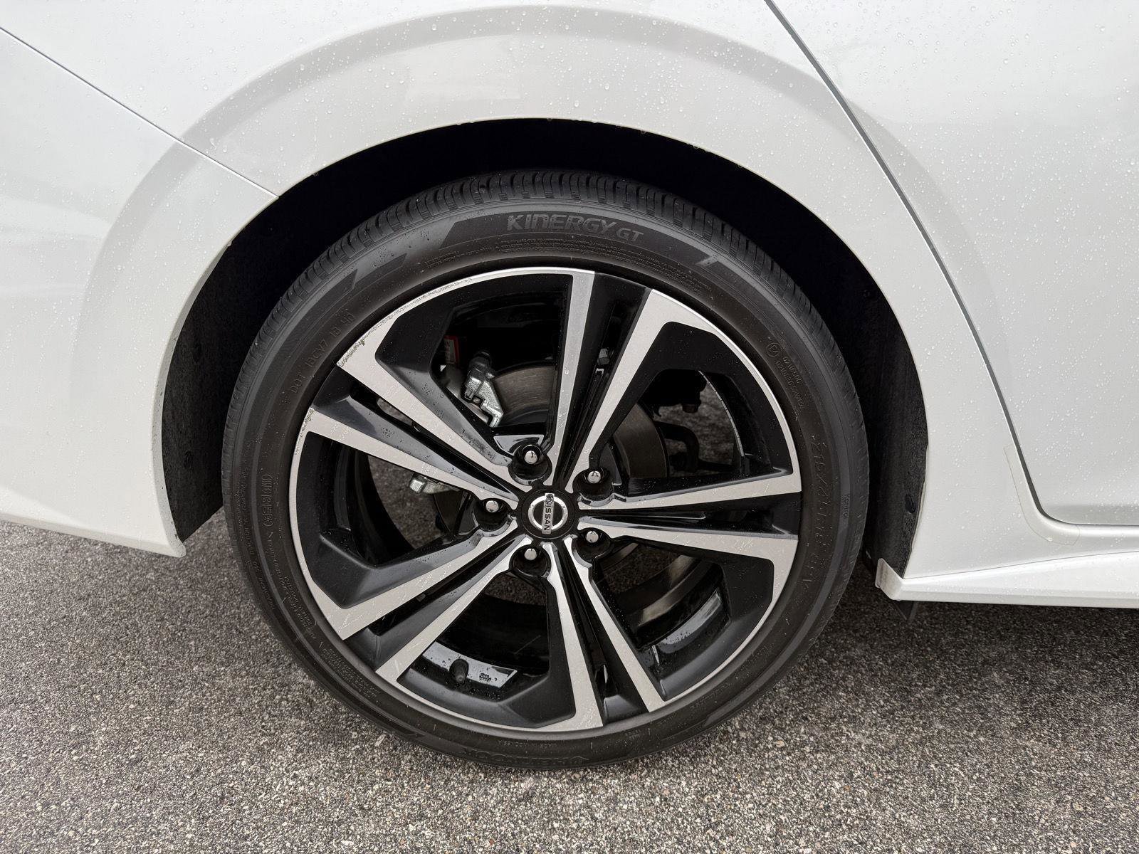 Used 2023 Nissan Sentra SR w/ SR Premium Package image 13