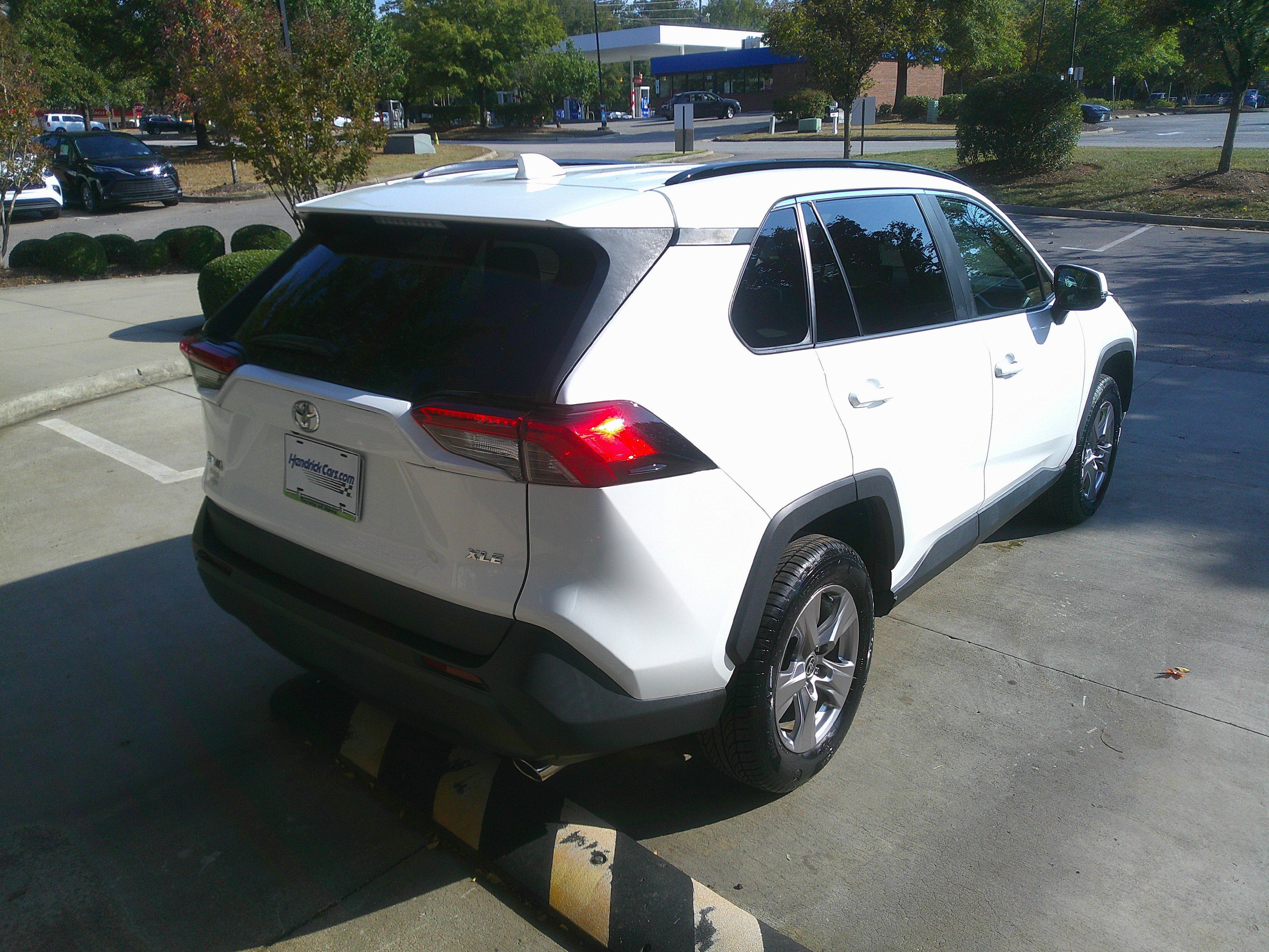 Used 2022 Toyota RAV4 XLE image 13