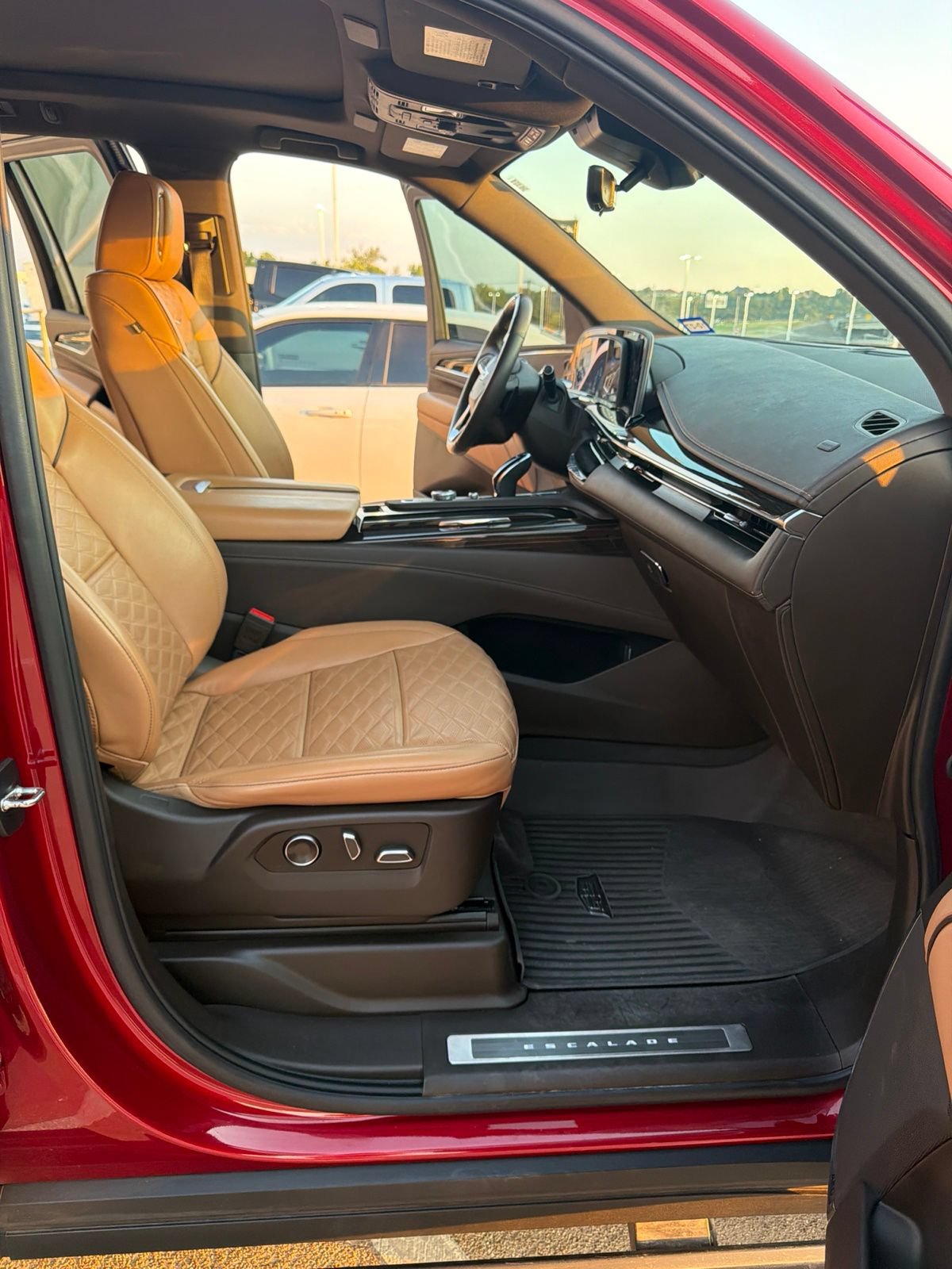 Used 2024 Cadillac Escalade ESV Sport w/ Touring Package AWD/4WD image 19