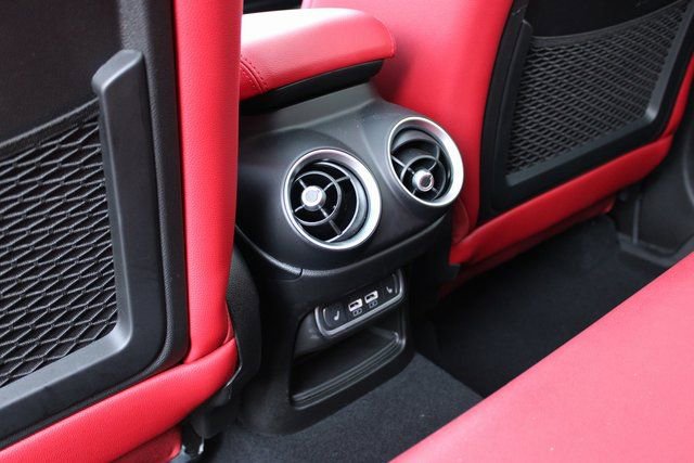 Used 2024 Alfa Romeo Stelvio Veloce image 36