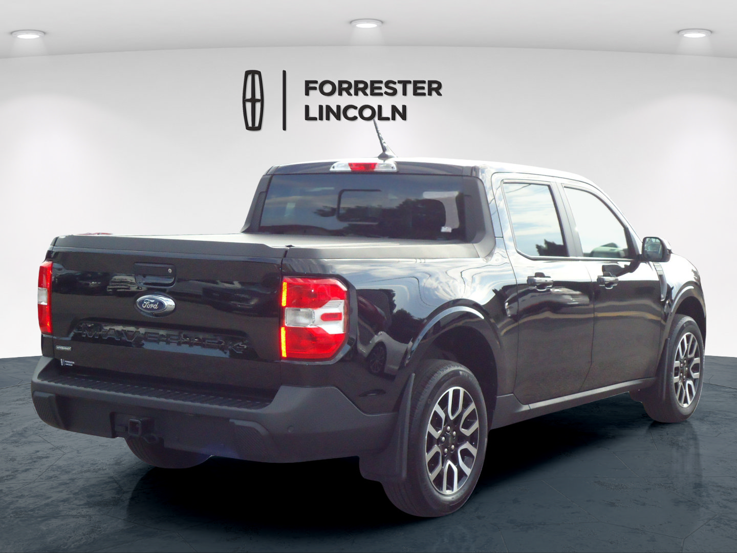 Used 2024 Ford Maverick Lariat FWD image 3