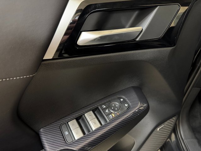 New 2025 Mitsubishi Outlander SE image 7