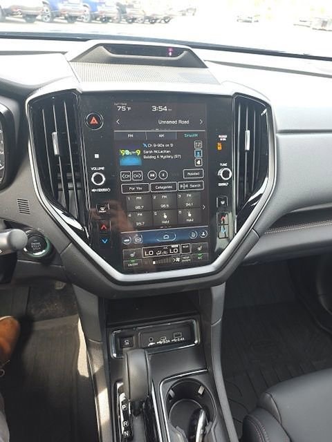 Used 2025 Subaru Ascent Bronze Edition w/ Popular Package #2 image 11