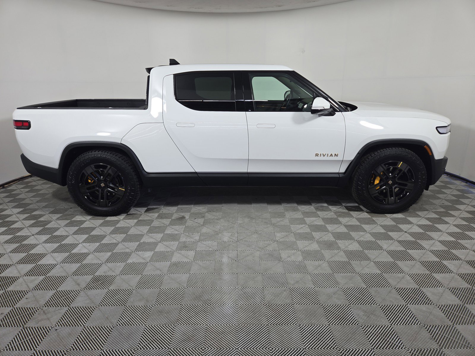 Used 2024 Rivian R1T Launch Edition AWD/4WD image 6