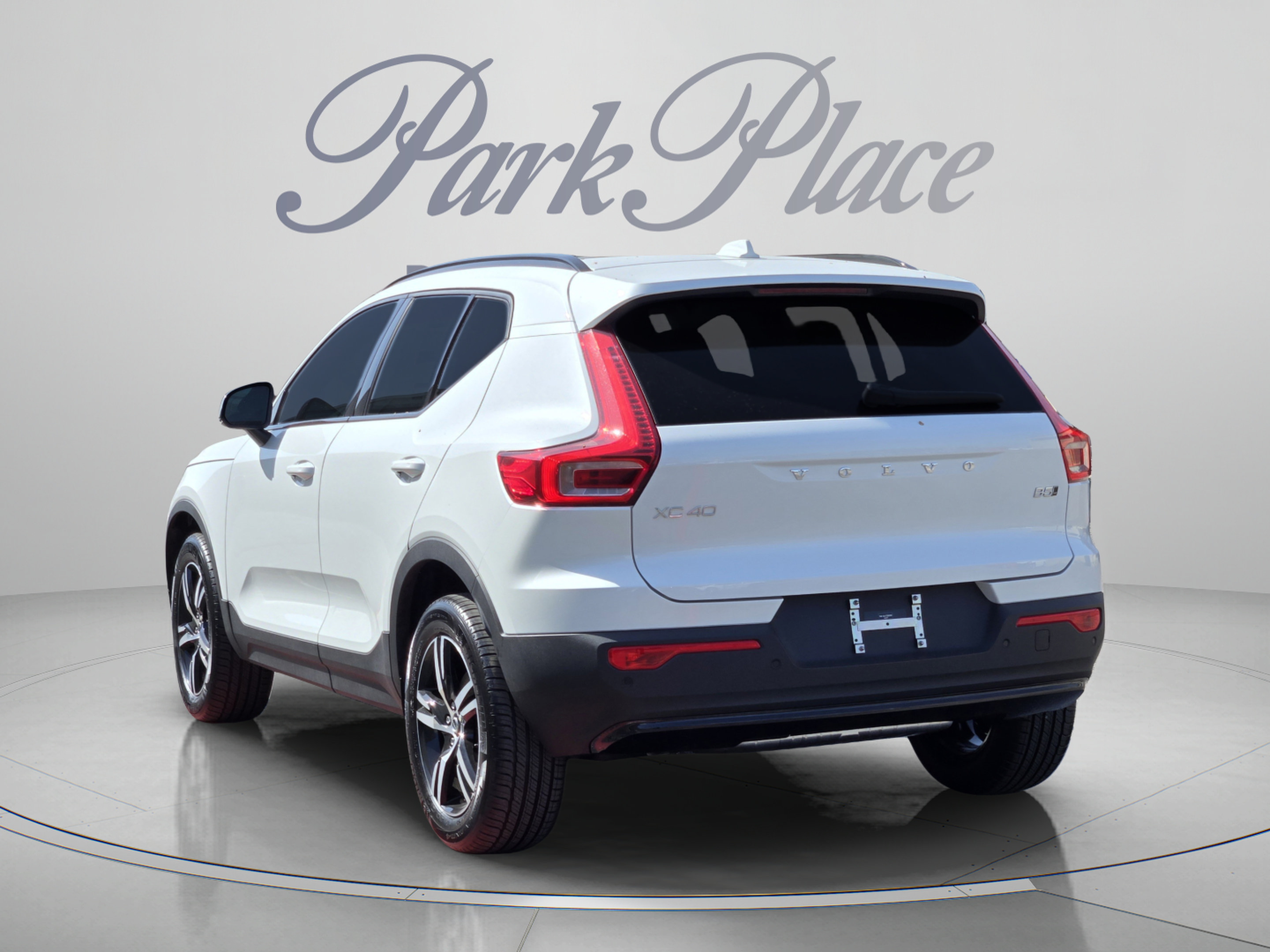 New 2026 Volvo XC40 B5 Core w/ Protection Package Premier AWD/4WD image 3