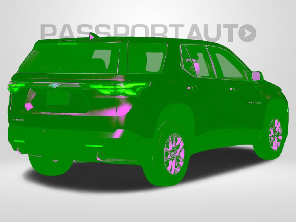 Used 2023 Chevrolet Traverse LT FWD image 2