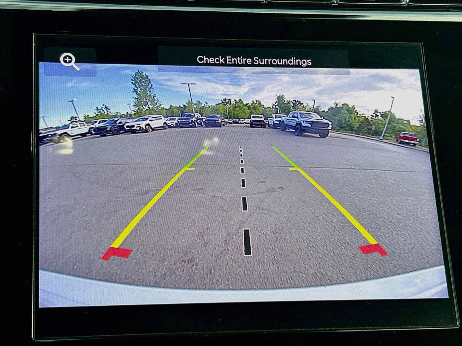 Used 2023 Jeep Grand Cherokee Laredo AWD/4WD image 32