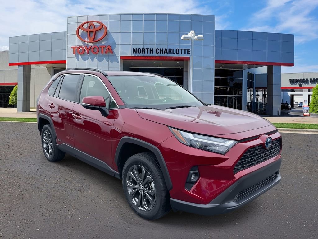Used 2023 Toyota RAV4 XLE Premium image 3