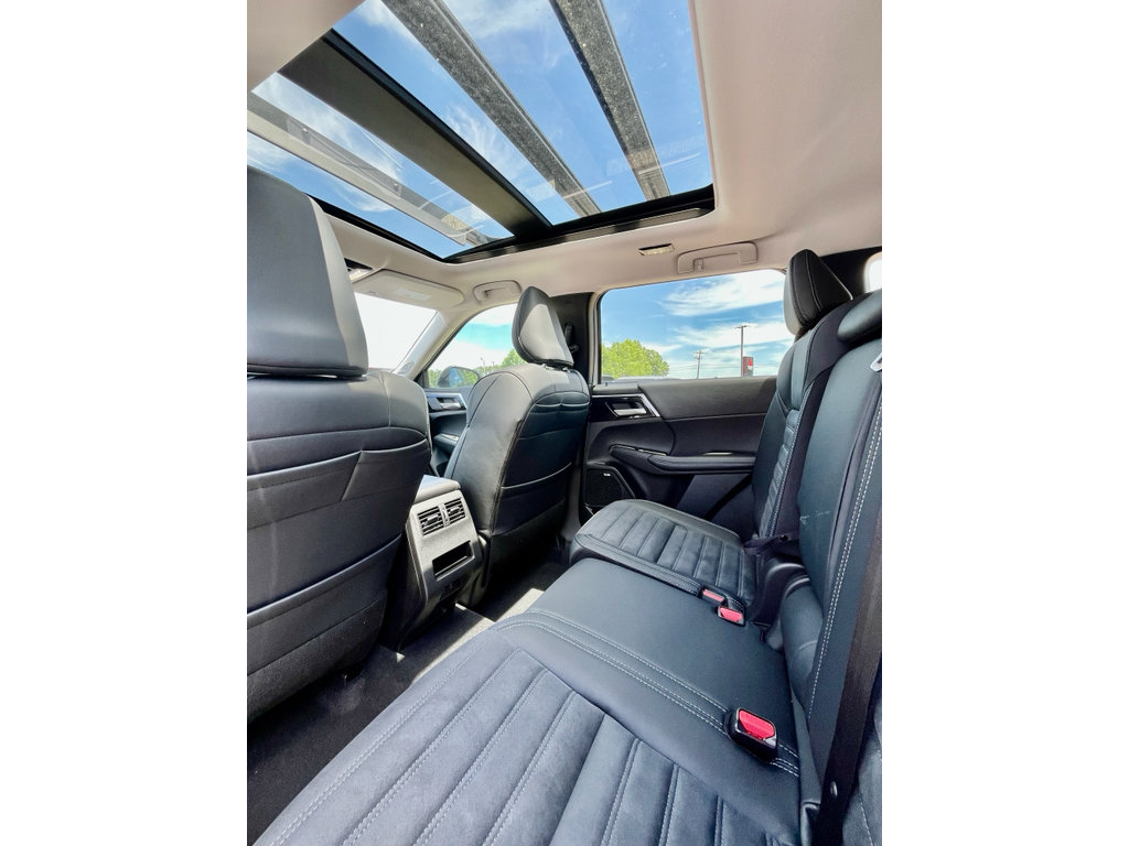 New 2026 Mitsubishi Outlander AWD image 12