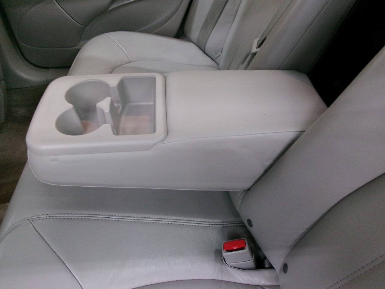 Used 2011 Buick Lucerne CXL FWD image 22