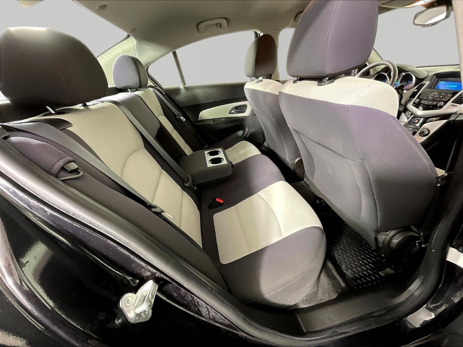 Used 2014 Chevrolet Cruze LS FWD image 24