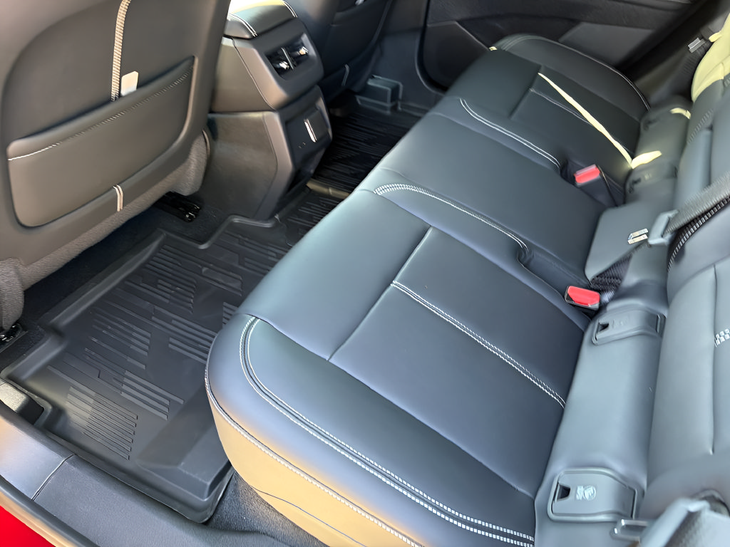New 2027 Cadillac Optiq Sport w/ LPO, Floor Liner Package AWD/4WD image 33