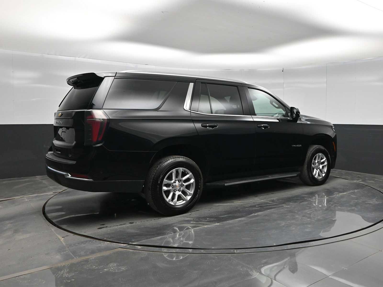 Used 2025 Chevrolet Tahoe LT AWD/4WD image 8