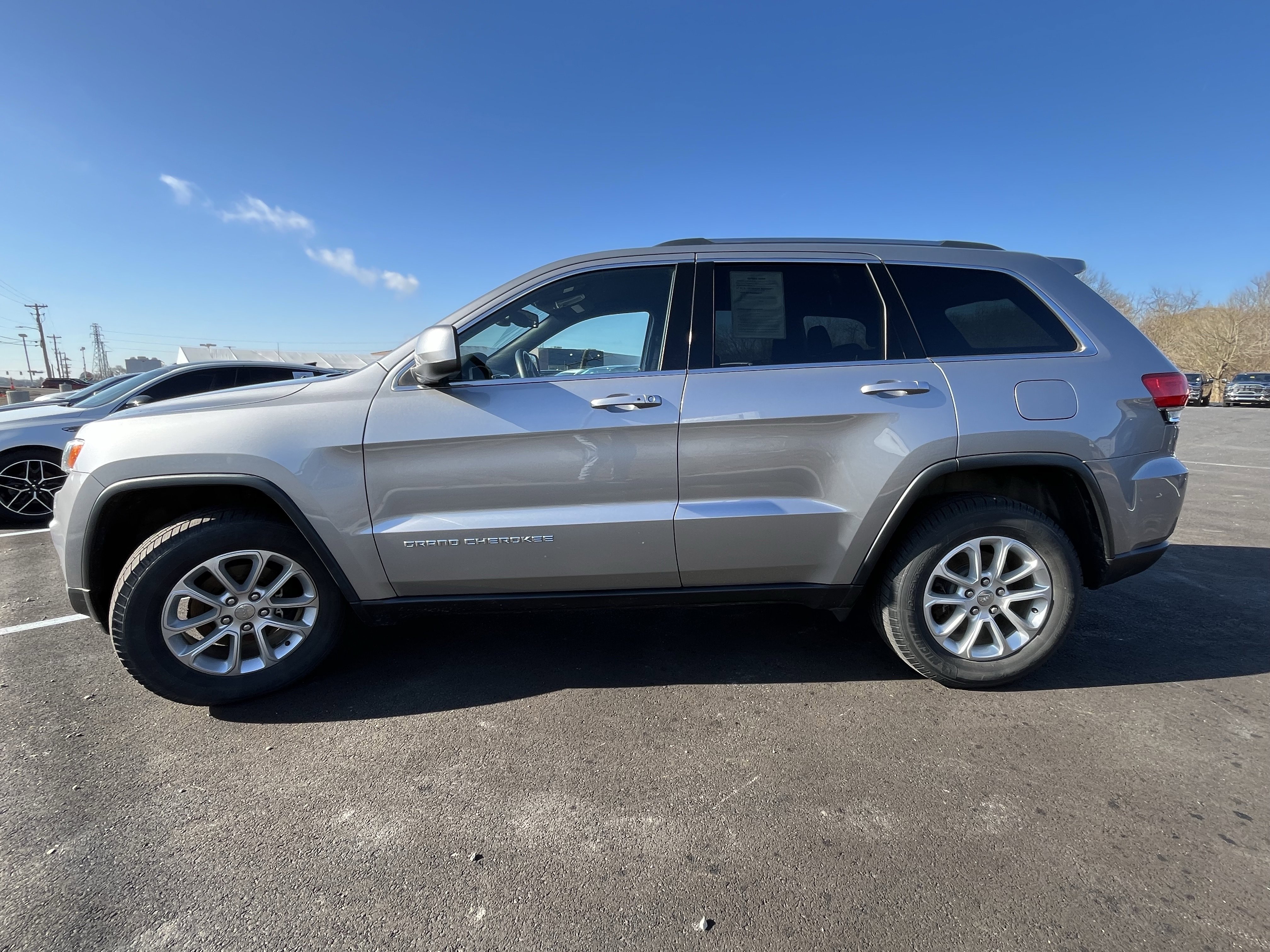 Used 2015 Jeep Grand Cherokee Laredo w/ Quick Order Package 23E image 3