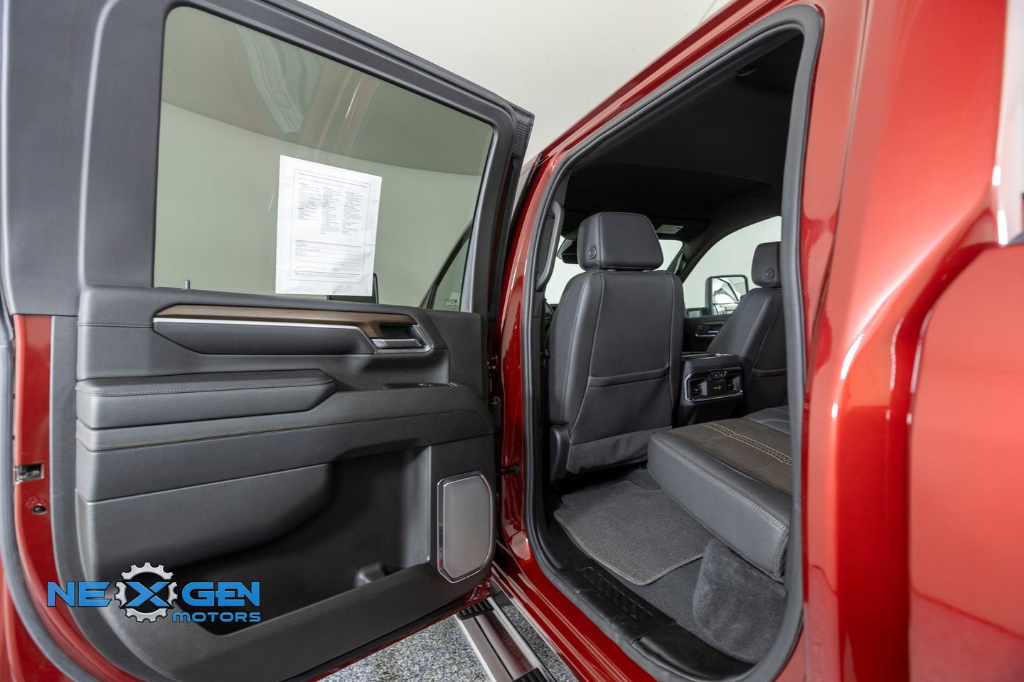 Used 2025 Chevrolet Silverado 2500 High Country w/ Technology Package image 25