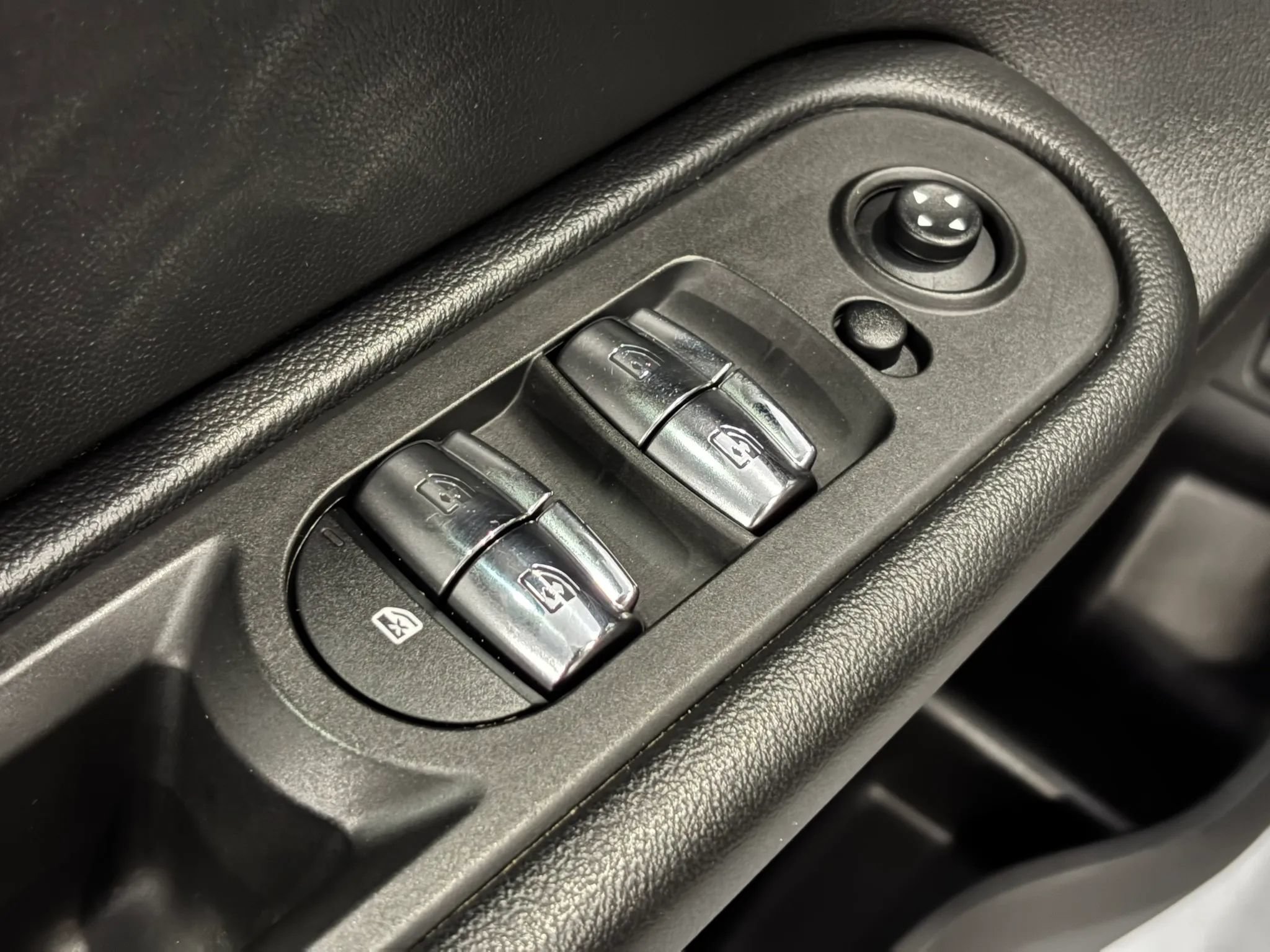 Used 2018 MINI Cooper Countryman FWD image 37