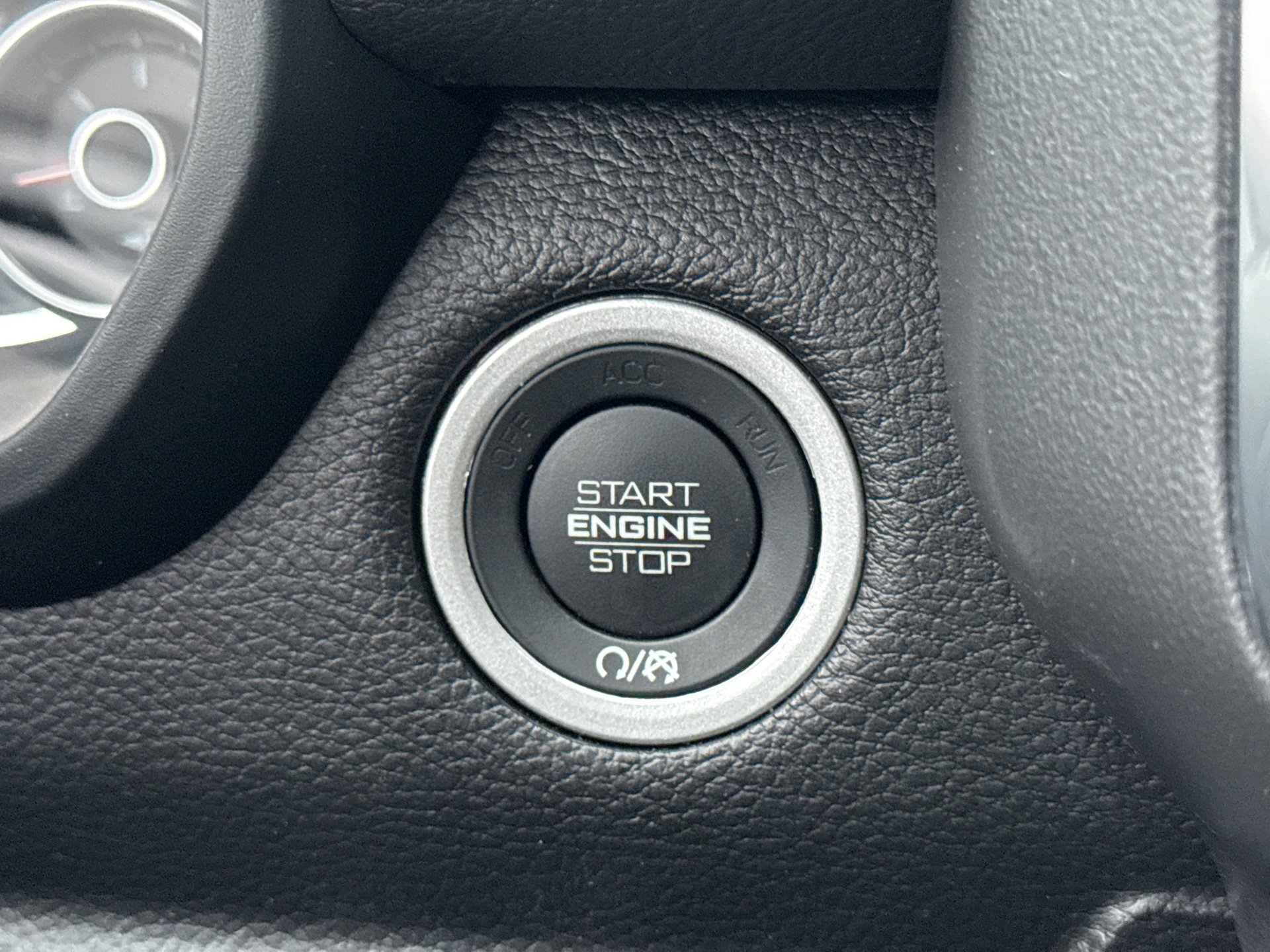 Used 2024 RAM 1500 Laramie AWD/4WD image 21
