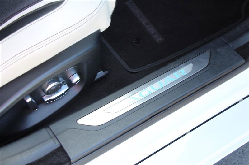 Used 2018 Jaguar XF S AWD/4WD image 34
