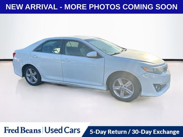 Used 2014 Toyota Camry L image 6