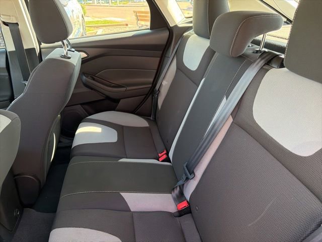 Used 2012 Ford Focus SE FWD image 17