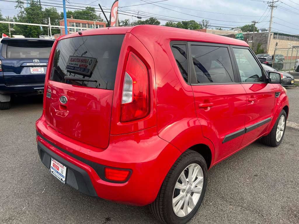 Used 2012 Kia Soul + FWD image 11