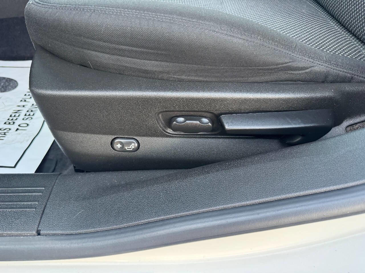 Used 2011 Chevrolet Malibu LT w/ White Diamond Premium Package FWD image 14