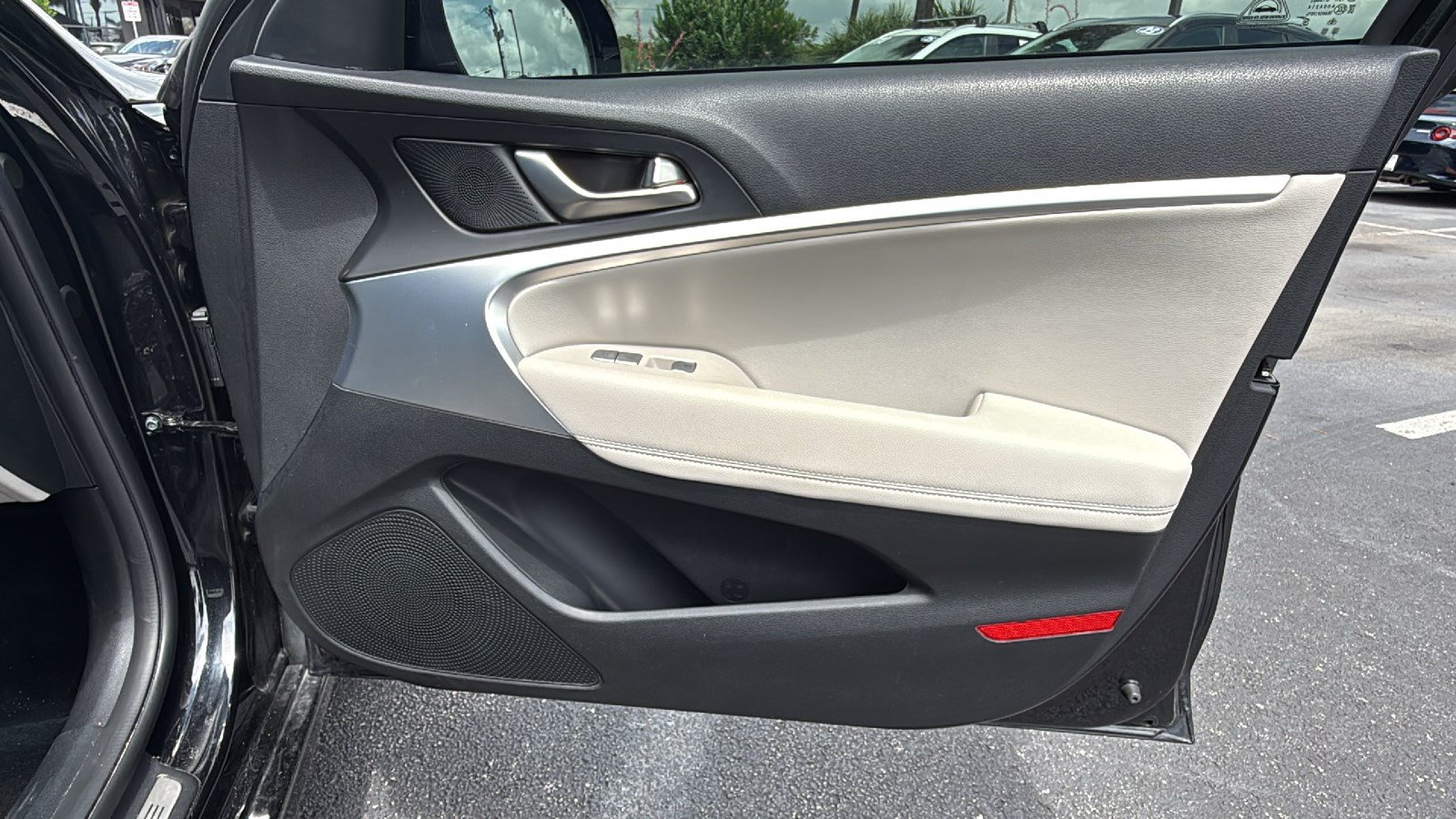 Used 2023 Genesis G70 2.0T RWD image 26