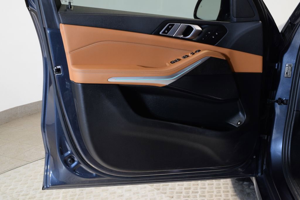 Used 2022 BMW X5 xDrive45e w/ Executive Package image 14