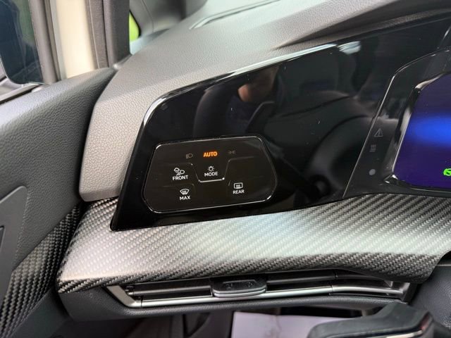 Used 2025 Volkswagen Golf R Black Edition image 37